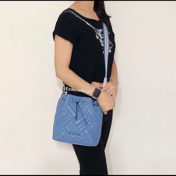 🔥SALE🔥 Michael Kors XS Bucket Crossbody Bag. - Picture 7 of 7